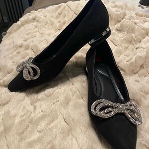 Jones New York Women’s Quinnie Pointed Toe Embellished Dress Flats size 9.5